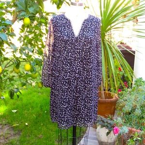 DVF Diane Von Furstenberg Beautiful Printed Dress with Sheer Sleeves Size 10